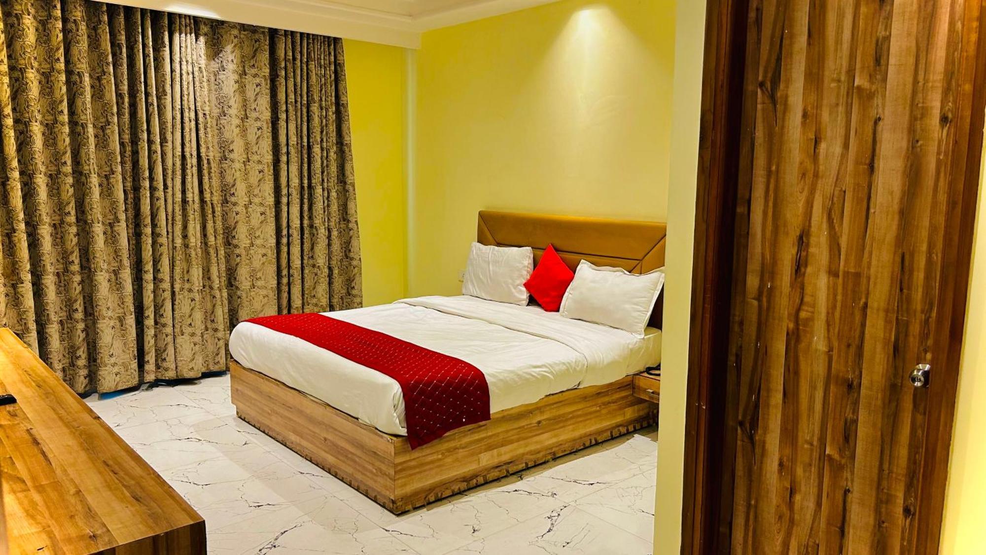 Goodluck House Near Terminal 3 Igi Airport Hotel New Delhi Exterior photo