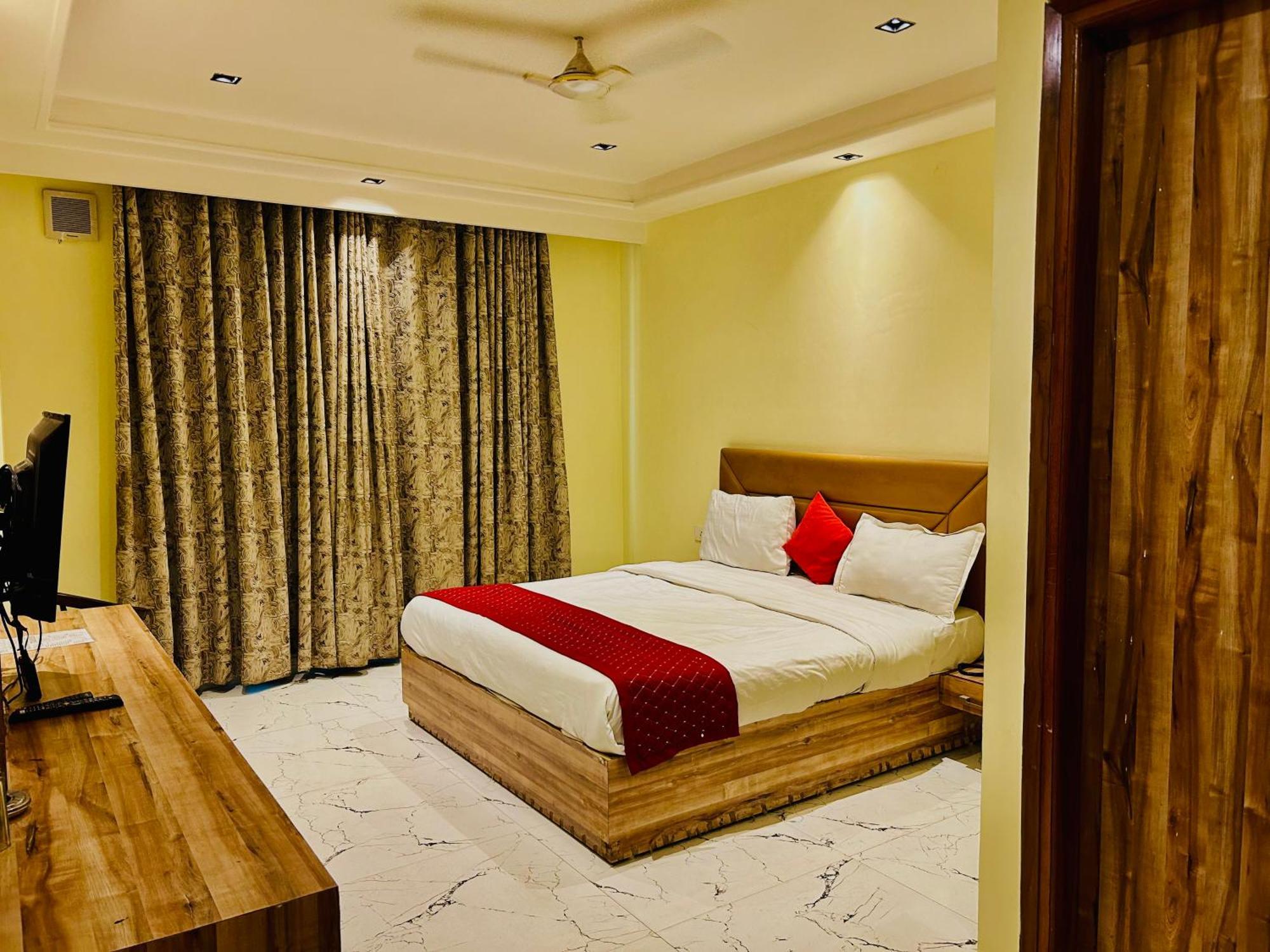 Goodluck House Near Terminal 3 Igi Airport Hotel New Delhi Exterior photo