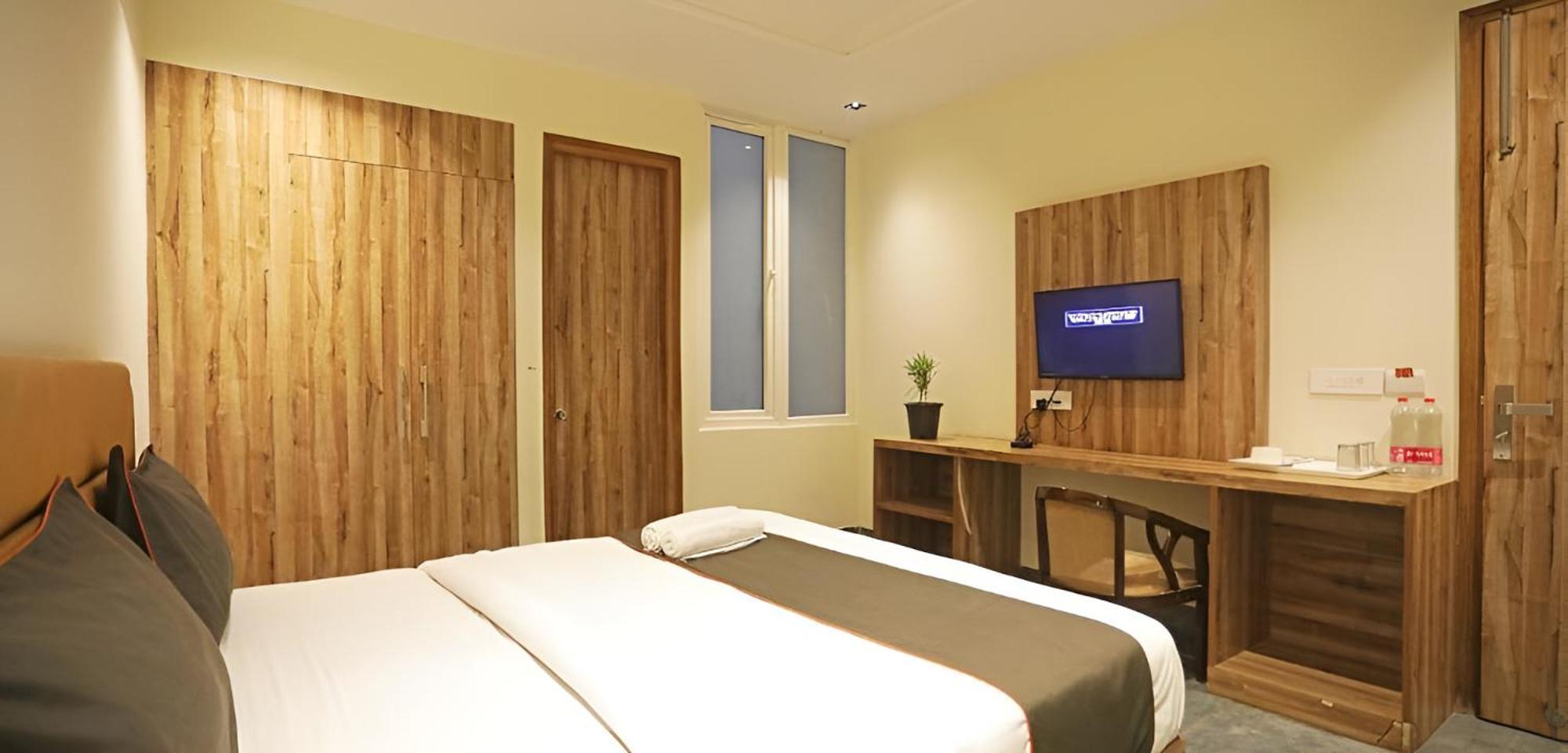 Goodluck House Near Terminal 3 Igi Airport Hotel New Delhi Exterior photo